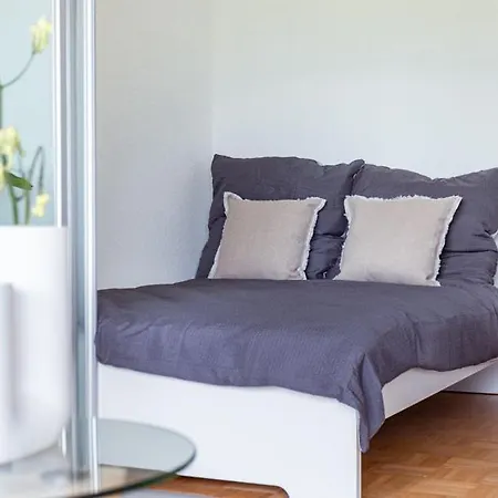 Work & Flat In Near Duesseldorf *